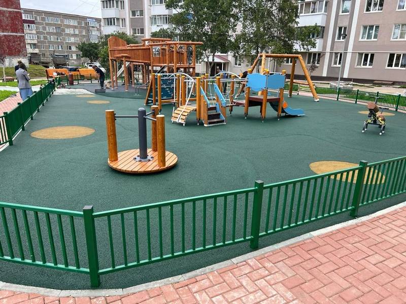 На Сахалине и Курилах капитально отремонтируют 190 дворов На Сахалине и Курилах капитально отремонтируют 190 дворов