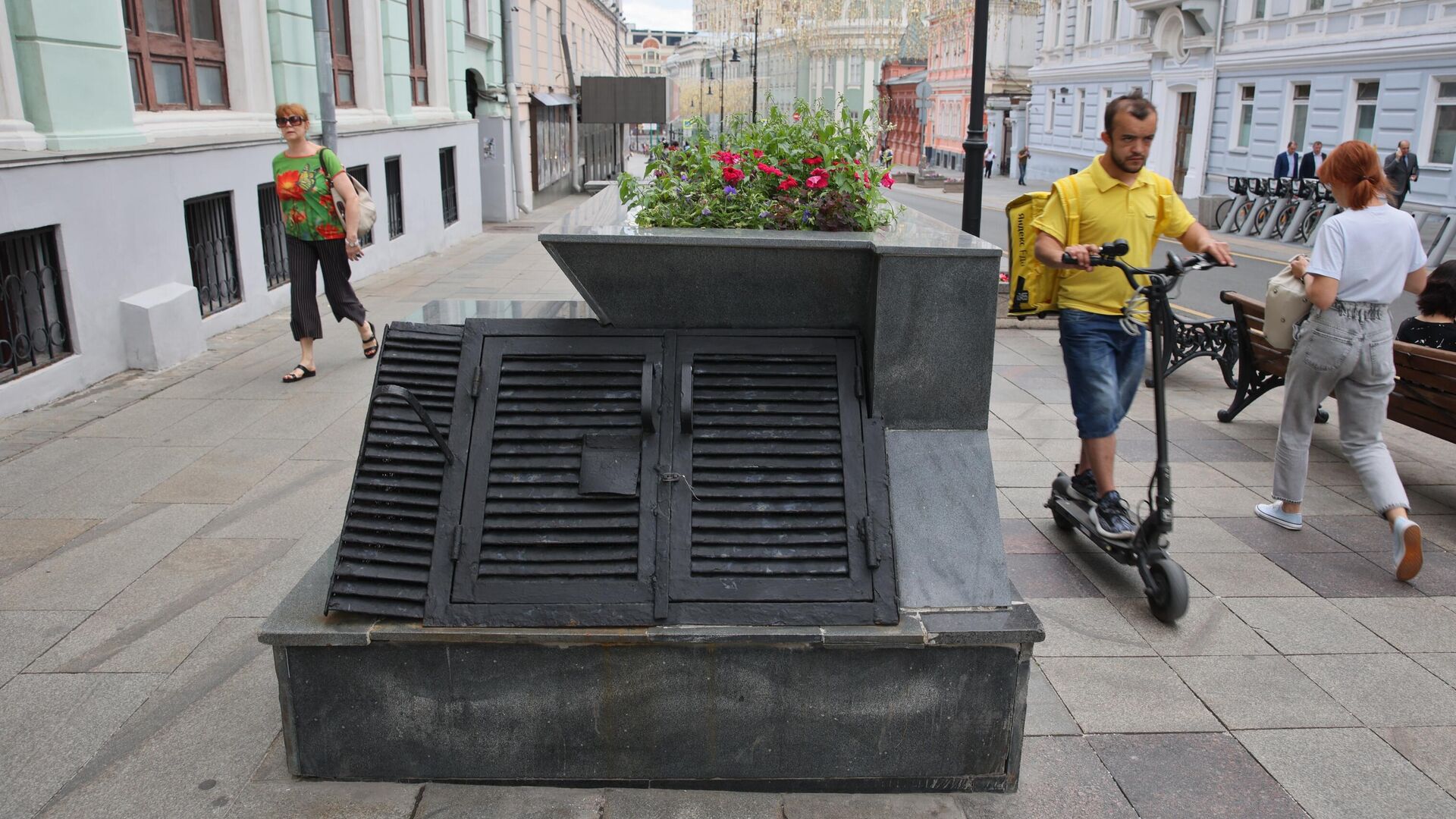 В Москве промоют более 13 тысяч вентиляционных шахт коллекторов