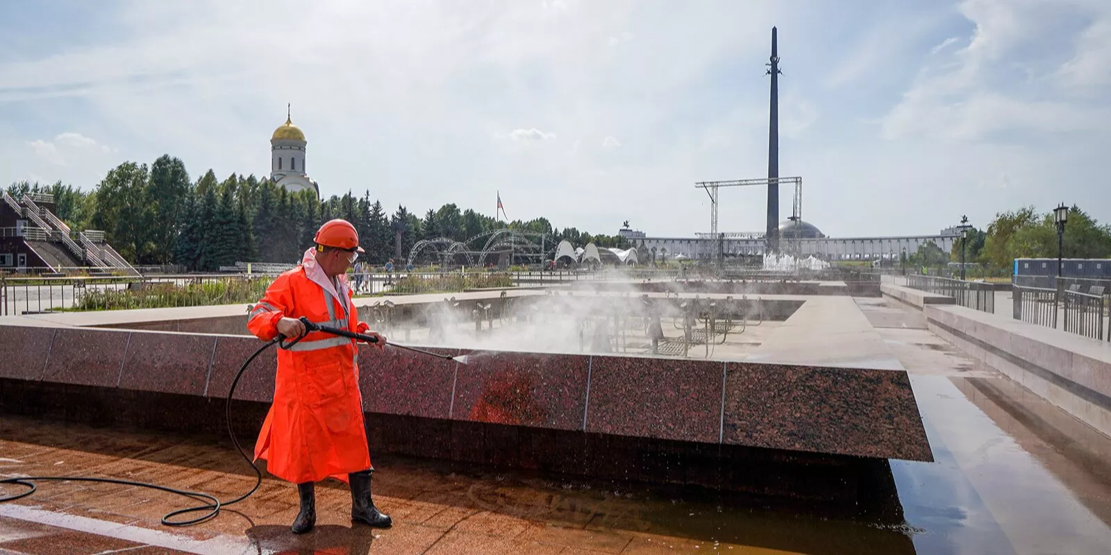 В Москве стартовала сезонная промывка фонтанного комплекса «Годы войны» на Поклонной горе В Москве стартовала сезонная промывка фонтанного комплекса «Годы войны» на Поклонной горе