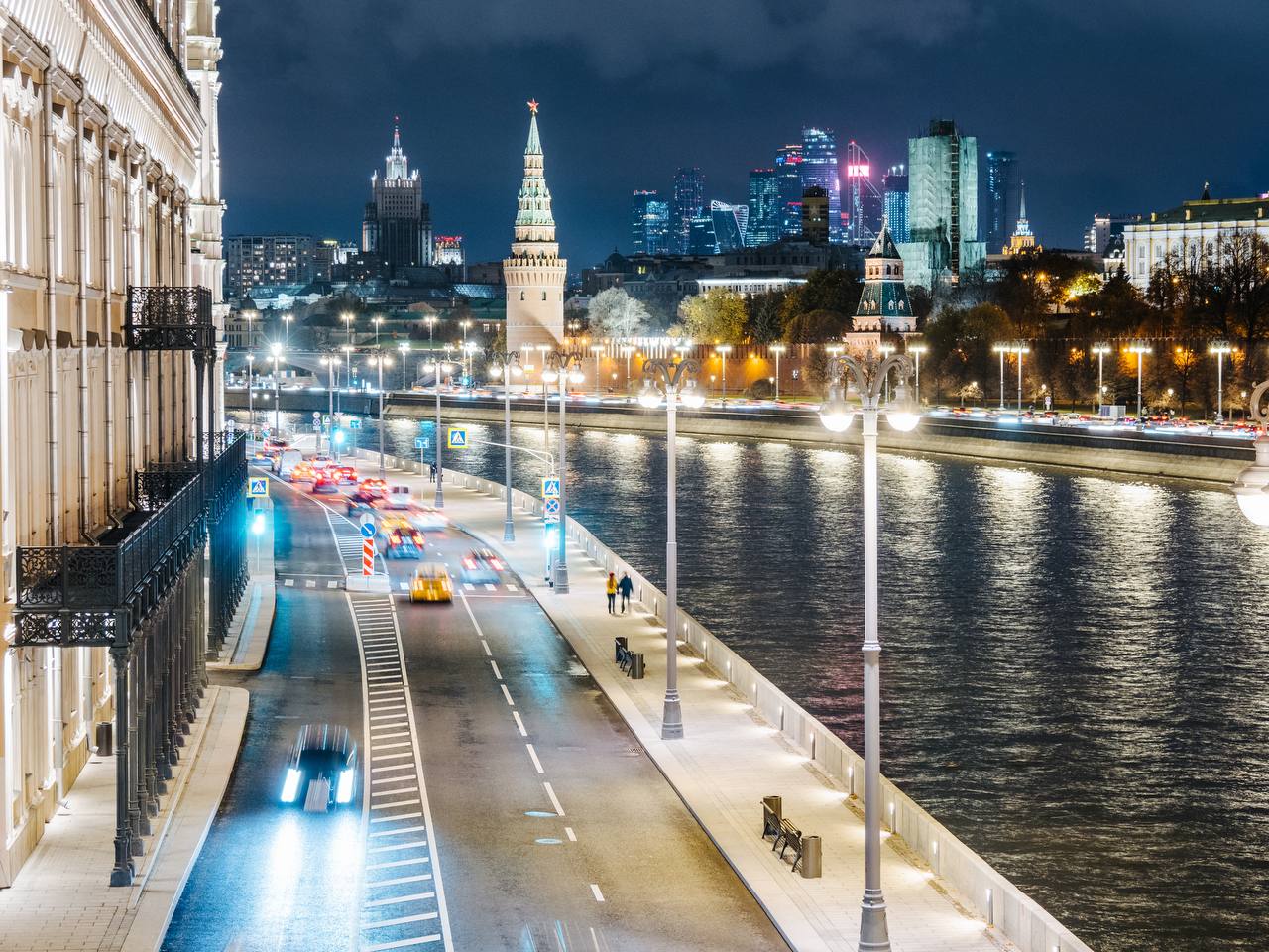 В Москве за год установили более 60 тысяч «умных» фонарей В Москве за год установили более 60 тысяч «умных» фонарей