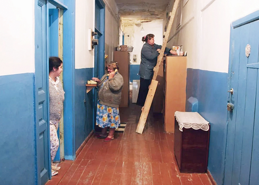 Что делать,если у соседей никто не прописан,а фактически живут люди?  	