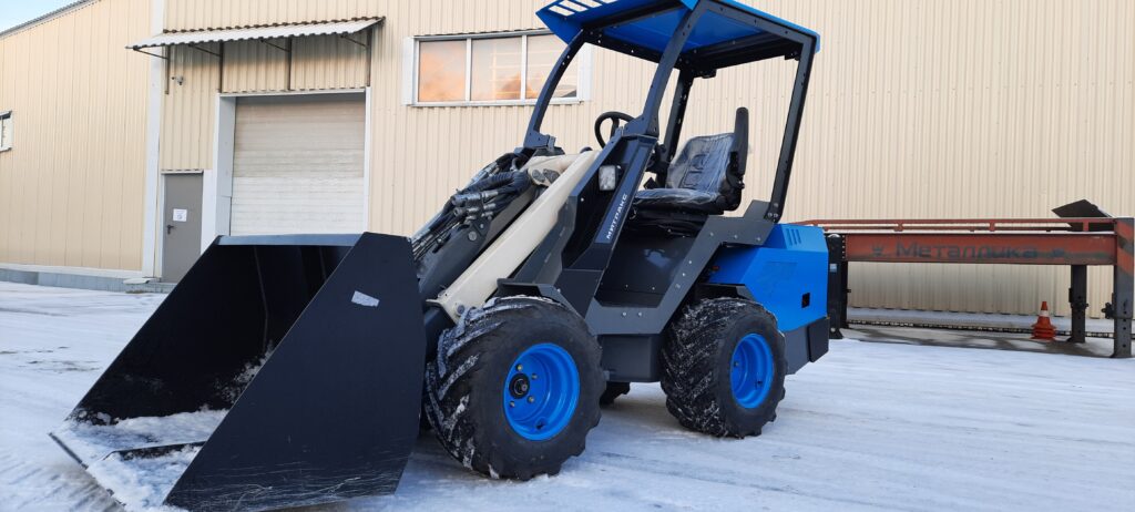 В Санкт-Петербурге презентовали новую коммунальную машину