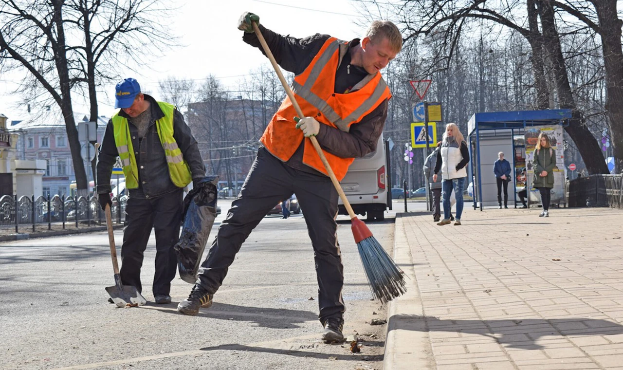 В Санкт-Петербурге 318 должников по алиментам привлекли к работе в коммунальных службах В Санкт-Петербурге 318 должников по алиментам привлекли к работе в коммунальных службах