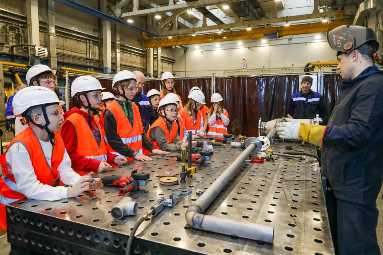  Заместитель Мэра Москвы Петр Бирюков поздравил московских газовиков со 160-летием газового хозяйства столицы