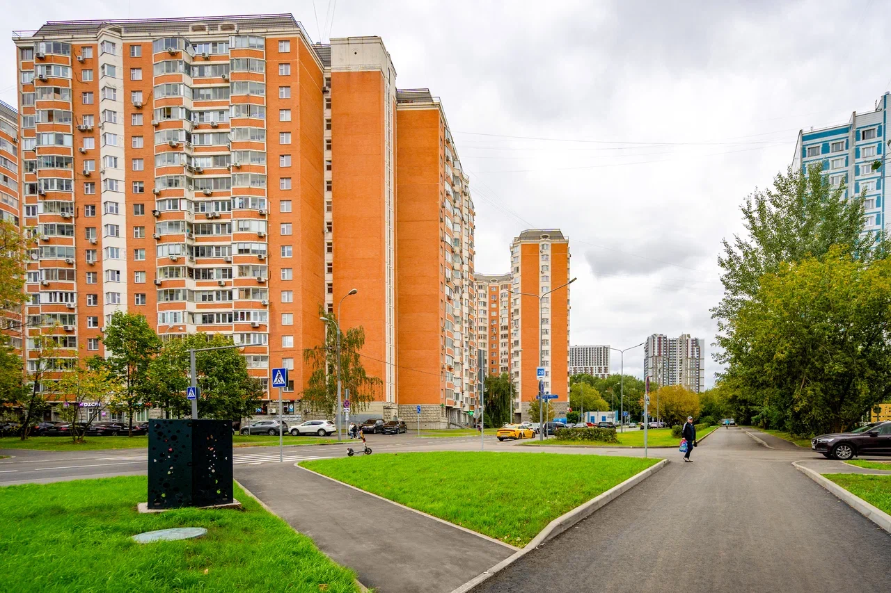 Благоустройство двух улиц завершили на северо-западе столицы
