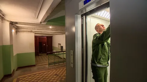 В Санкт-Петербурге определят предельную стоимость замены лифтов на 2027 год