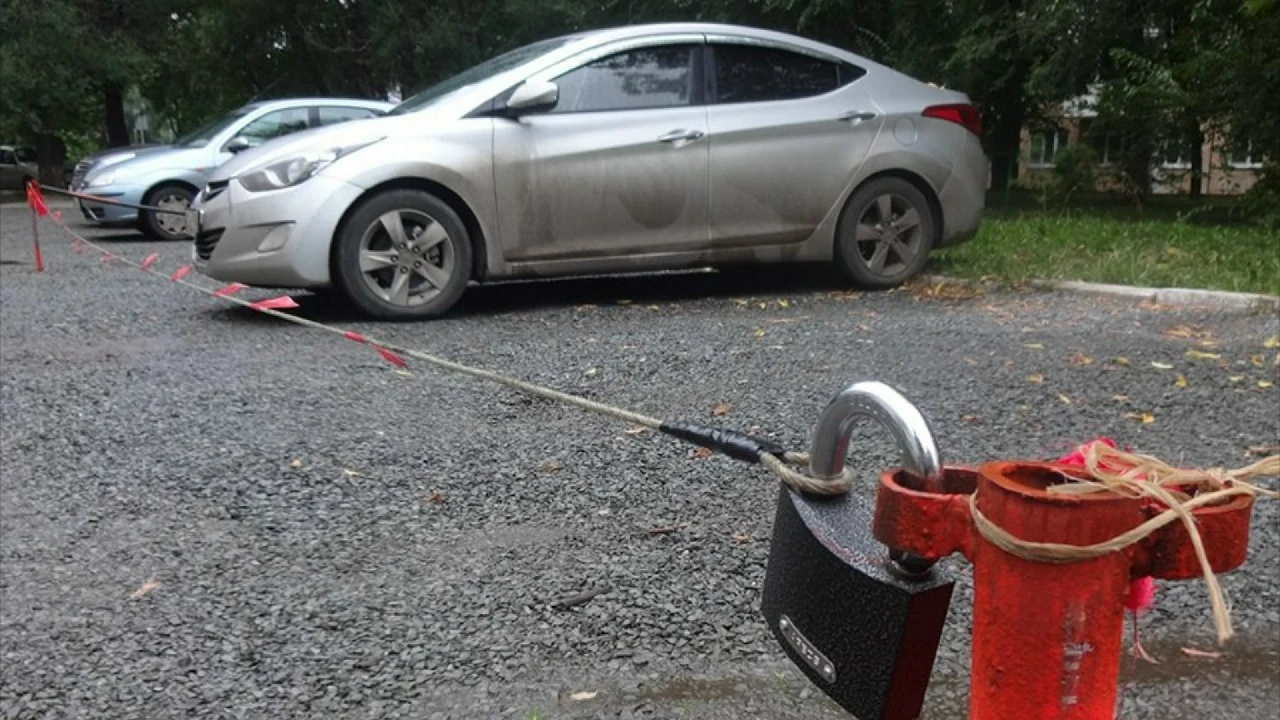 За самовольный захват парковочного места во дворе предусмотрены штрафы