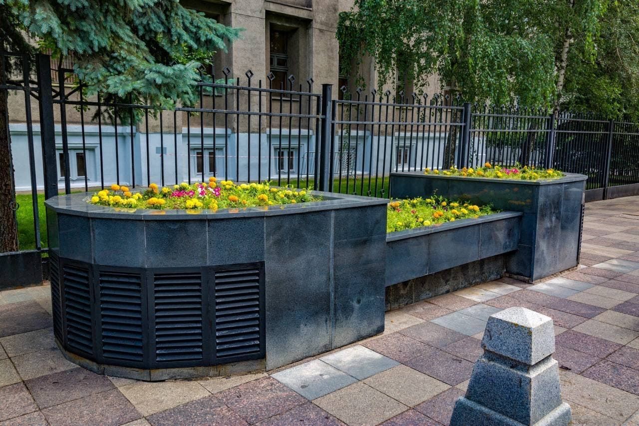 Более 220 вентиляционных шахт коллекторов обновят в Москве в этом году