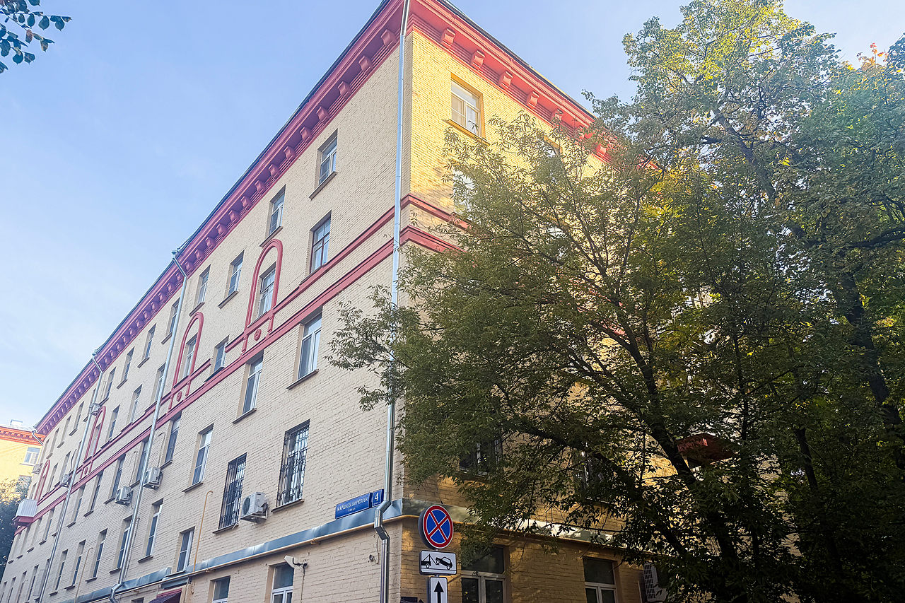 В доме на улице Маршала Бирюзова в столице завершают капитальный ремонт В доме на улице Маршала Бирюзова в столице завершают капитальный ремонт