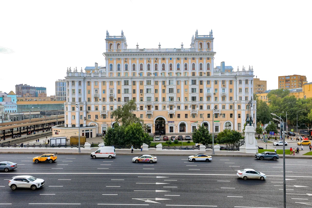 В Москве завершили ремонт Тверского путепровода