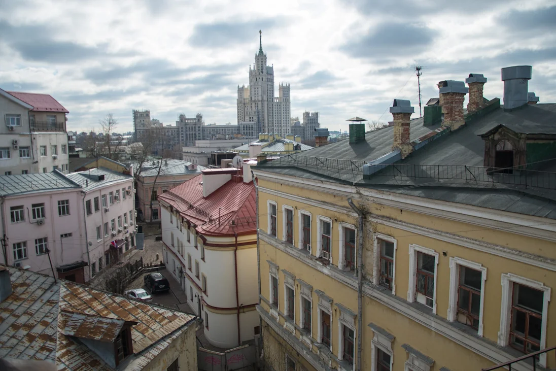 В Москве капитально отремонтировали более 8 тыс. крыш жилых домов В Москве капитально отремонтировали более 8 тыс. крыш жилых домов