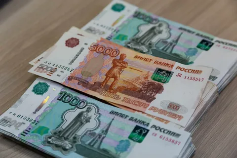 Долги жителей Новосибирской области за услуги ЖКХ на сумму свыше 1 млрд рублей переданы приставам