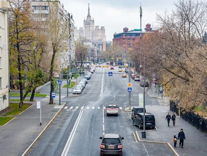 В центре Москвы благоустроили Мантулинскую улицу и проезд вдоль парка «Красная Пресня»