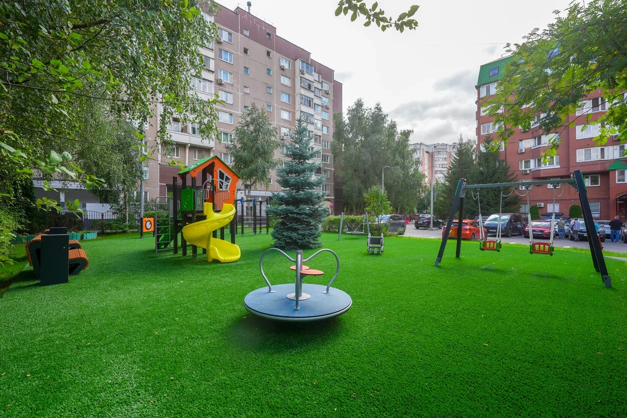 В Южном Бутове Москвы благоустроили 30 дворовых территорий В Южном Бутове Москвы благоустроили 30 дворовых территорий