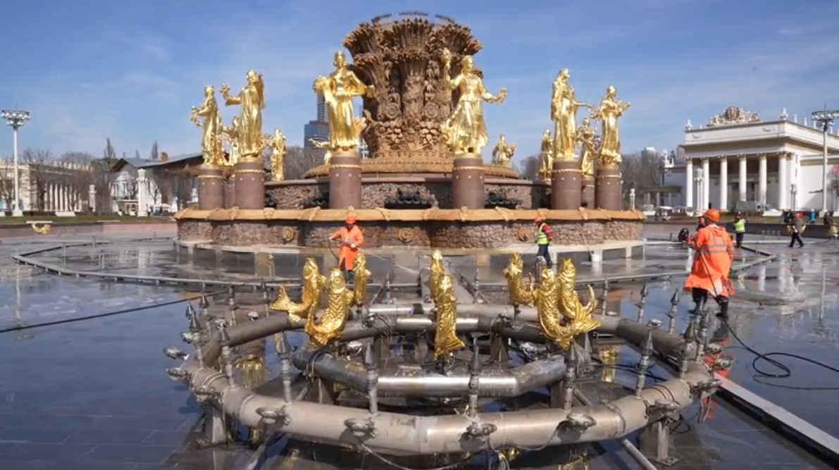 В течение месячника благоустройства в Москве промыли более тысячи памятников