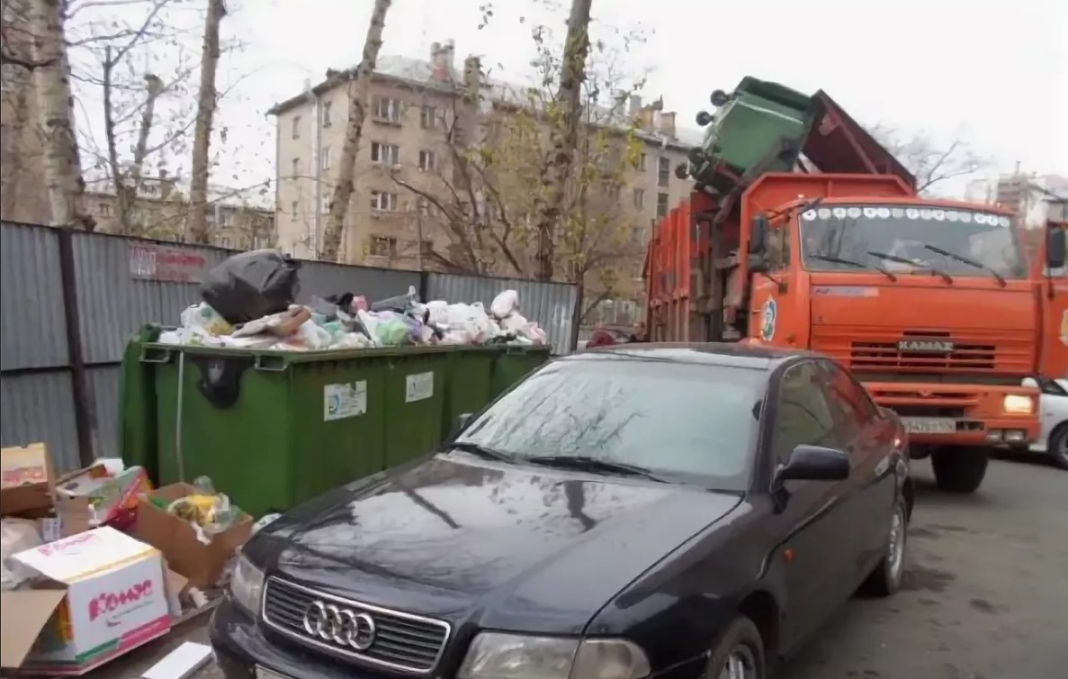 За парковку возле мусорных баков во дворах Подмосковья оштрафовано 169 водителей За парковку возле мусорных баков во дворах Подмосковья оштрафовано 169 водителей