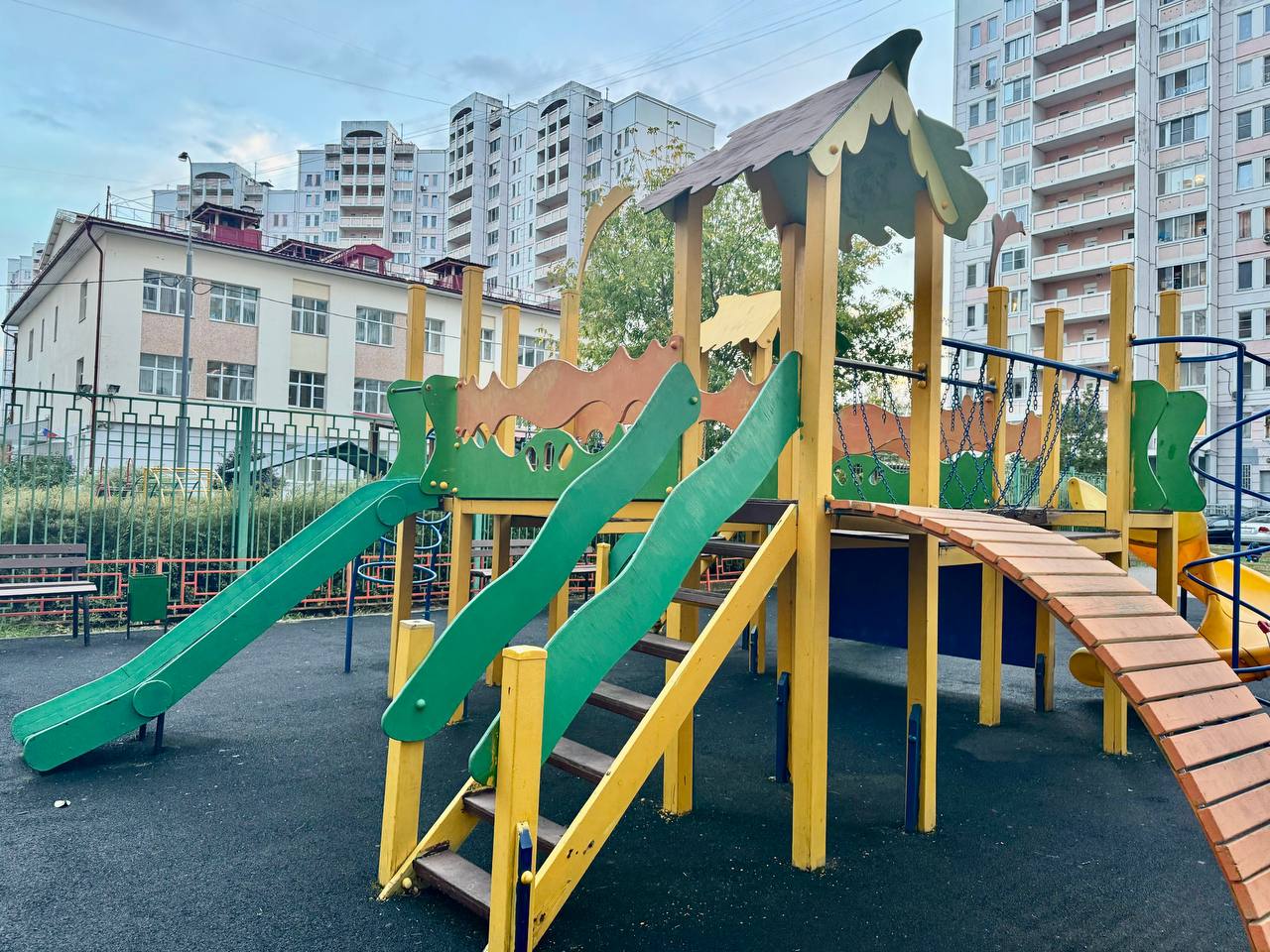 В Московской области отправляют на переработку старые резиновые покрытия