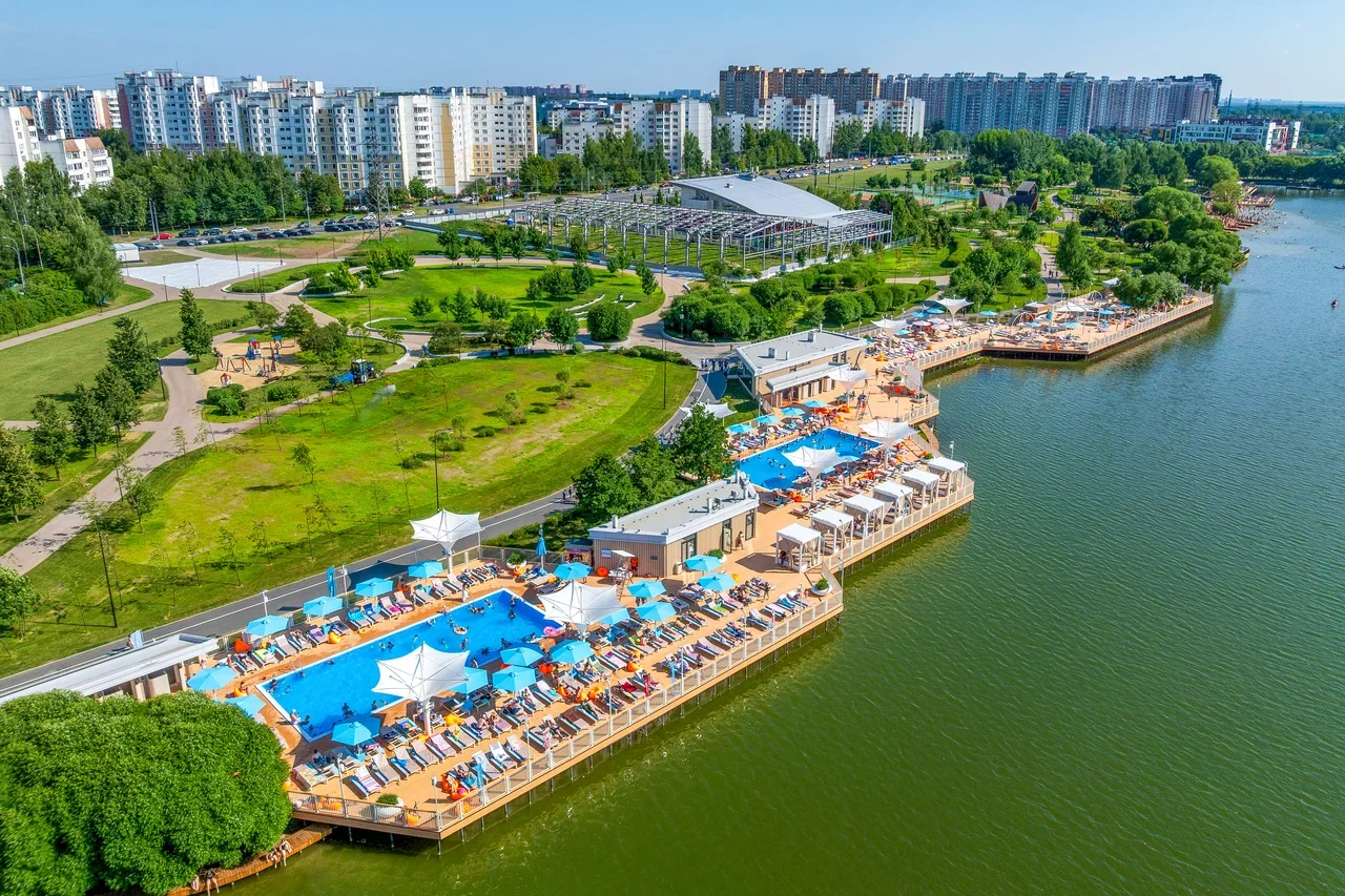 На юго-западе Москвы открыли новые пляжные зоны у Черневских и Ясеневских прудов