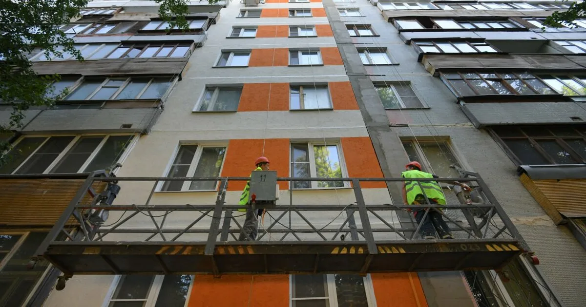 В Москве началась масштабная программа обновления фасадов жилых домов