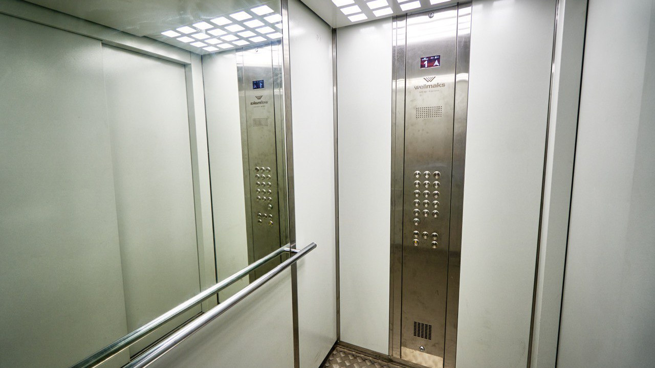 Более 5,5 тысячи лифтов заменят в Москве в 2025 году в рамках программы капитального ремонта