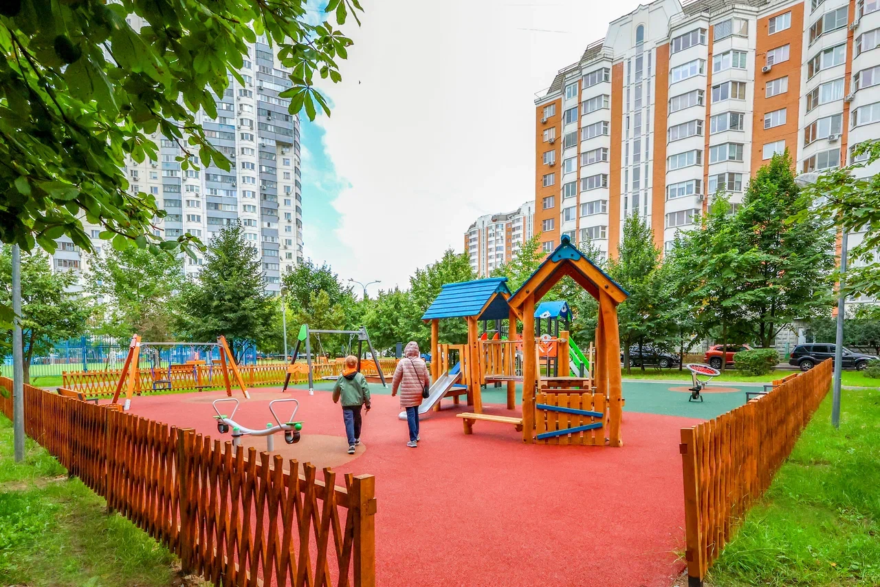 В Москве в Косино-Ухтомском районе обновили дворовое пространство для отдыха, игр и спорта В Москве в Косино-Ухтомском районе обновили дворовое пространство для отдыха, игр и спорта