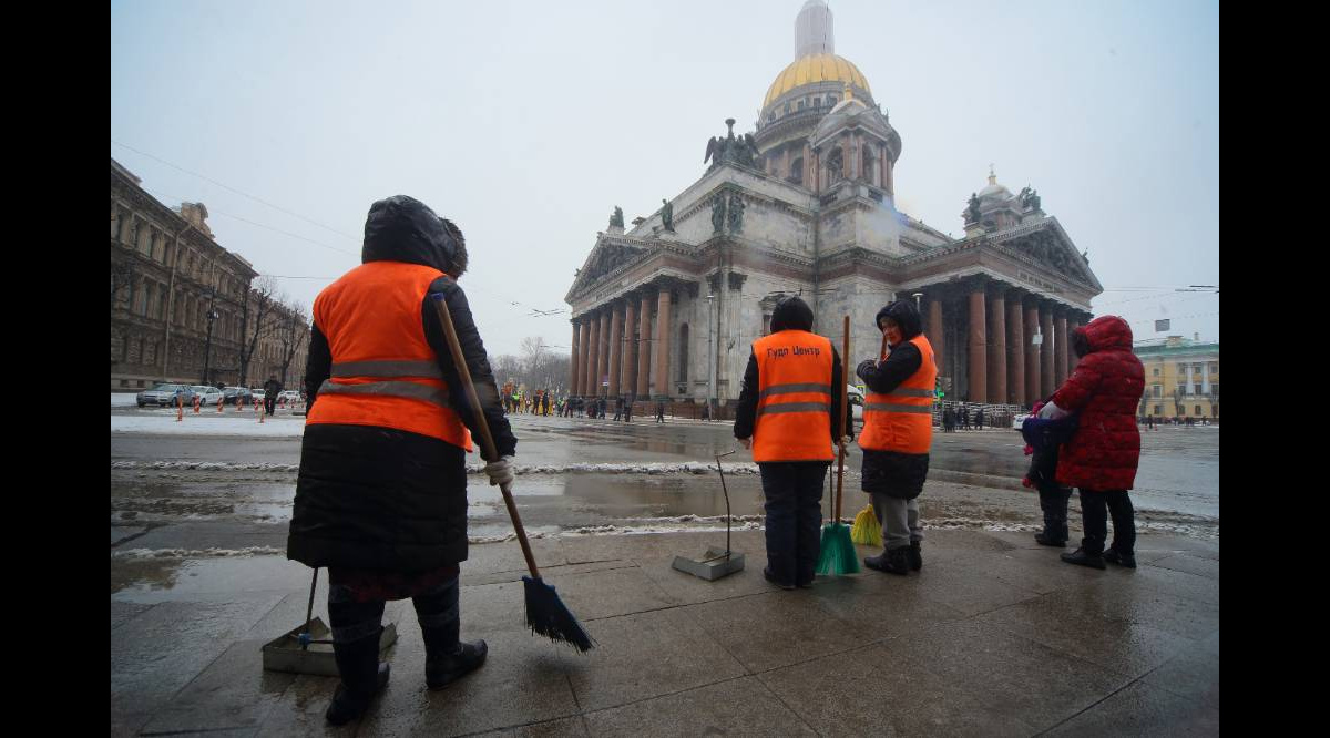 Дворники в дефиците: как Санкт-Петербург готовится к зиме Дворники в дефиците: как Санкт-Петербург готовится к зиме