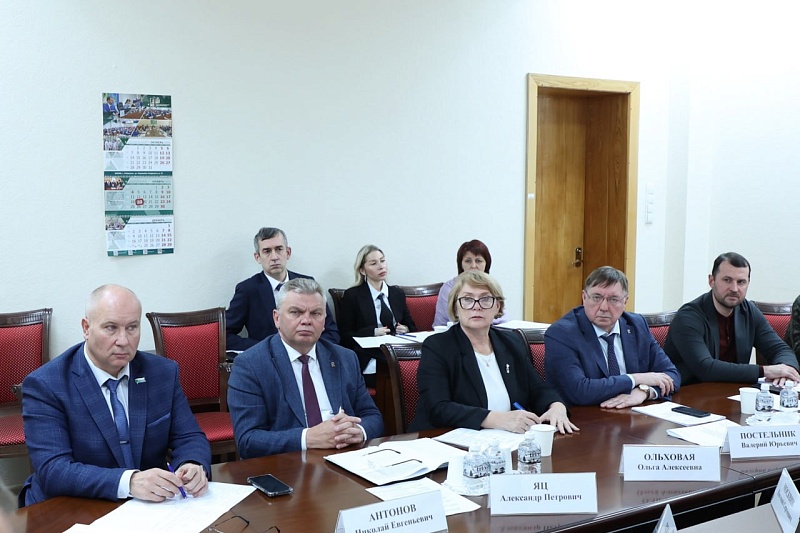 В краевой думе Хабаровского края обсудили вопрос расчета платы за ТКО по числу проживающих