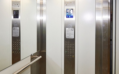 Шесть регионов выполнили планы по замене лифтов более чем на 50%