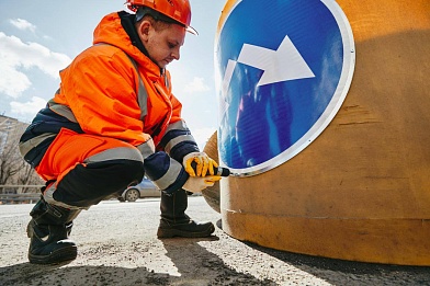 В Москве обновили буферы безопасности на дорогах