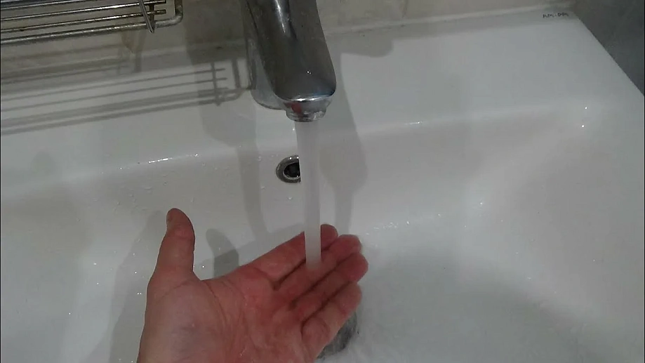Куда исчезает давление воды, и кто за это отвечает?