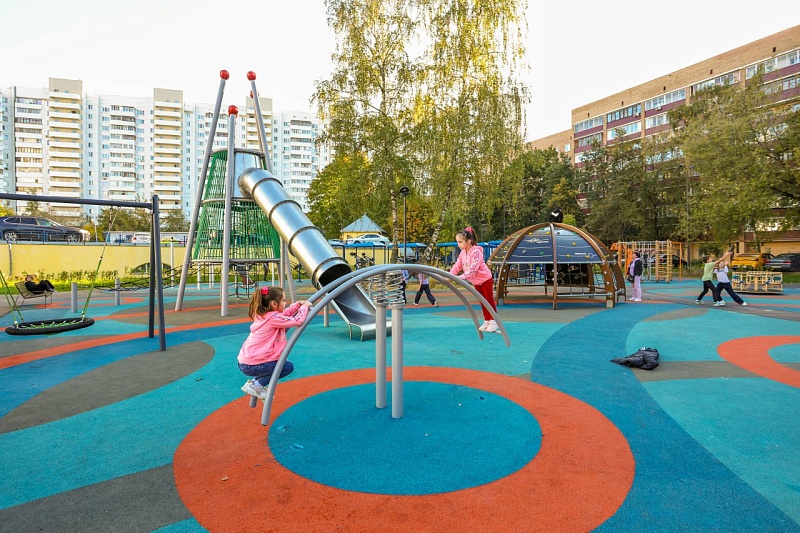 С начала года в Москве благоустроили 1,7 тысяч дворов