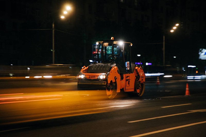 Работы по замене асфальта на Садовом кольце в Москве выполнены на 80%