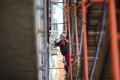 В Волгоградской области в 2026 году по региональной программе капитального ремонта планируется обновить почти 1,5 тысячи многоквартирных домов.