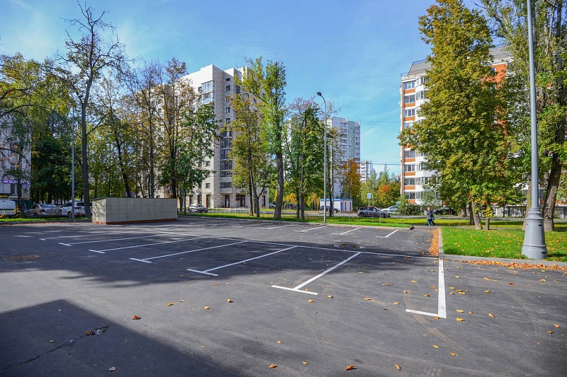 В районе Зюзино завершены работы по благоустройству территории около центра госуслуг «Мои документы» на Одесской улице