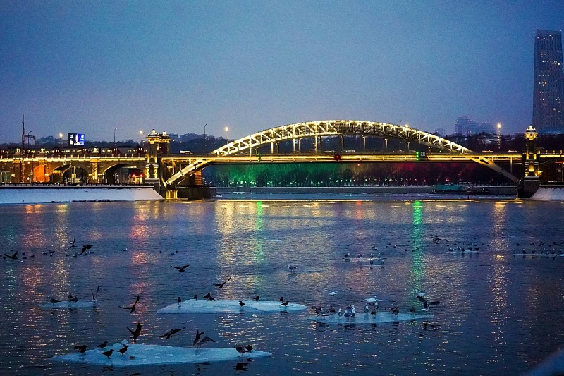 Освещение в Москве перевели на летний режим работы