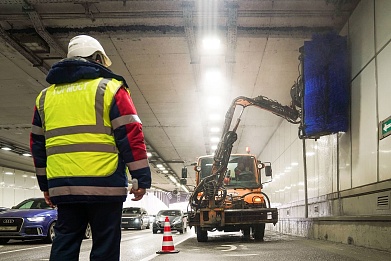В Москве промыли Октябрьский тоннель под Калужской площадью