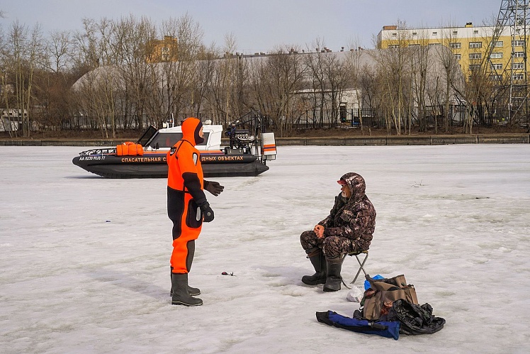 Более 70 спасателей обеспечивают безопасность на водных объектах столицы в период интенсивного таяния льда