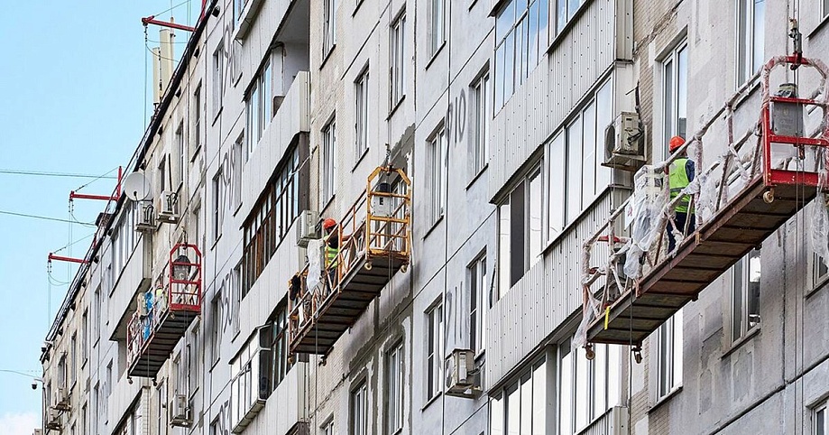 Более 337 тысяч многоквартирных домов отремонтировали в России по программе капремонта