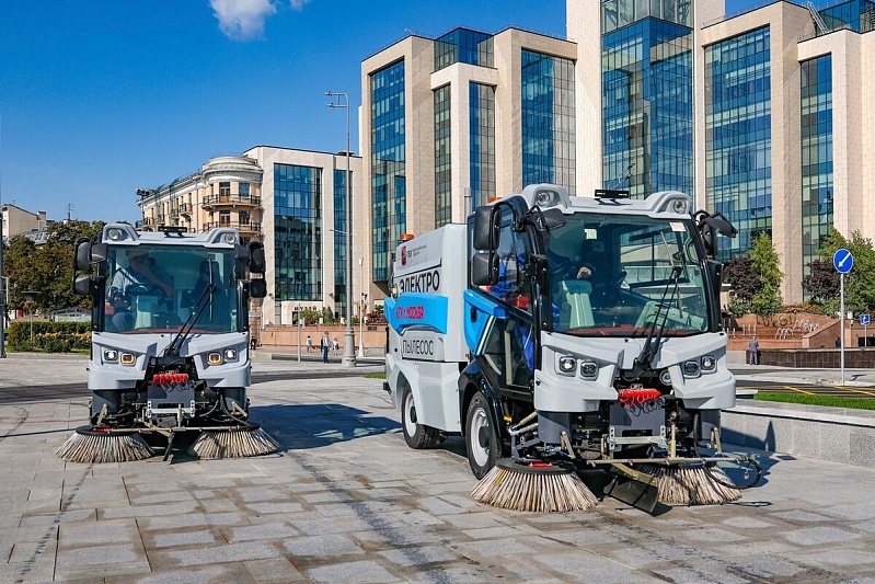 В Москве начали использовать электрические подметально-уборочные машины российского производства