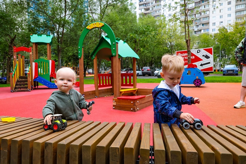 Комплекс городского хозяйства Москвы завершил 60% работ по благоустройству столичных дворов