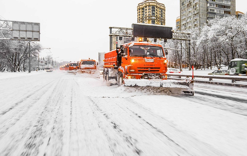 В Москве ликвидируют последствия сильного снегопада