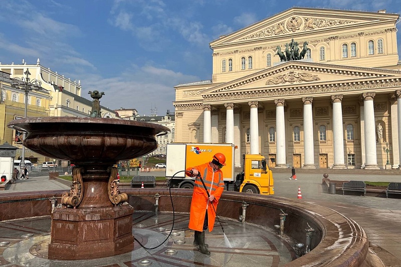 Театральный фонтан у Большого театра начали готовить к открытию сезона