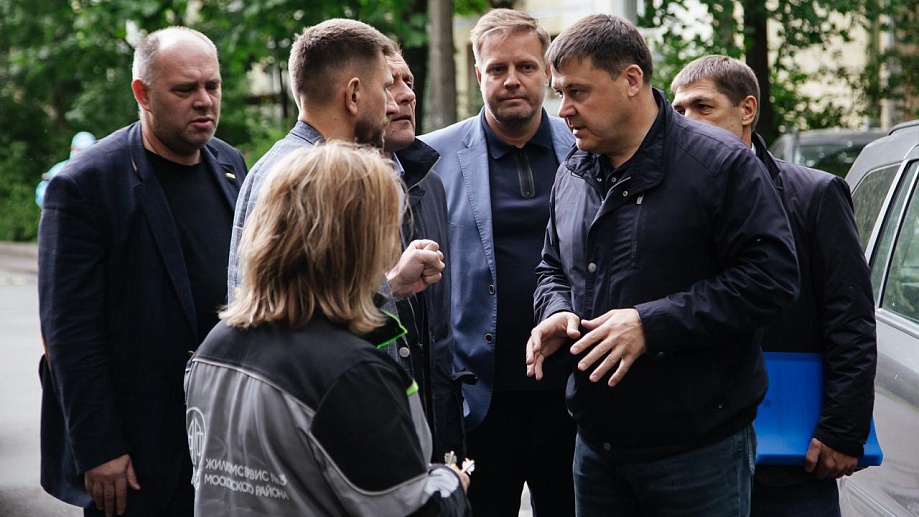 Петербургские депутаты предложили ограничить полномочия управляющих компаний МКД