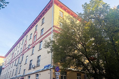 В доме на улице Маршала Бирюзова в столице завершают капитальный ремонт