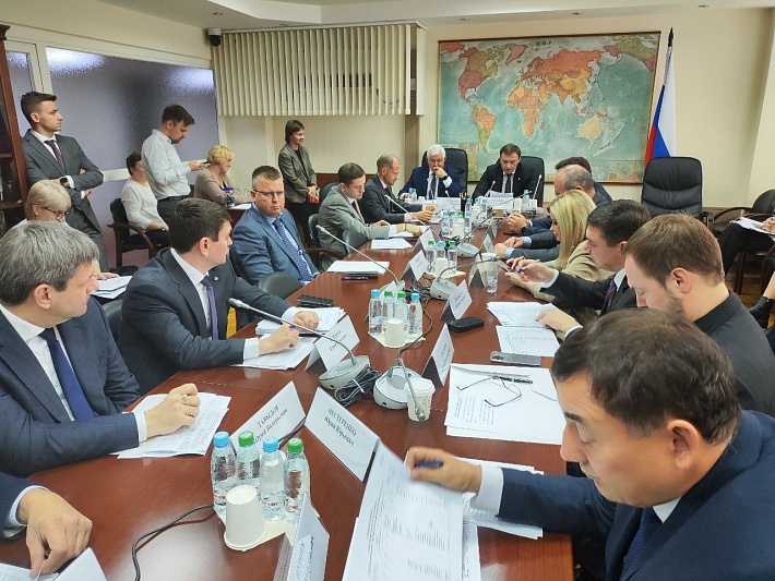 Комитет по строительству и ЖКХ: Госдума РФ приняла три новых законопроекта в первом чтении
