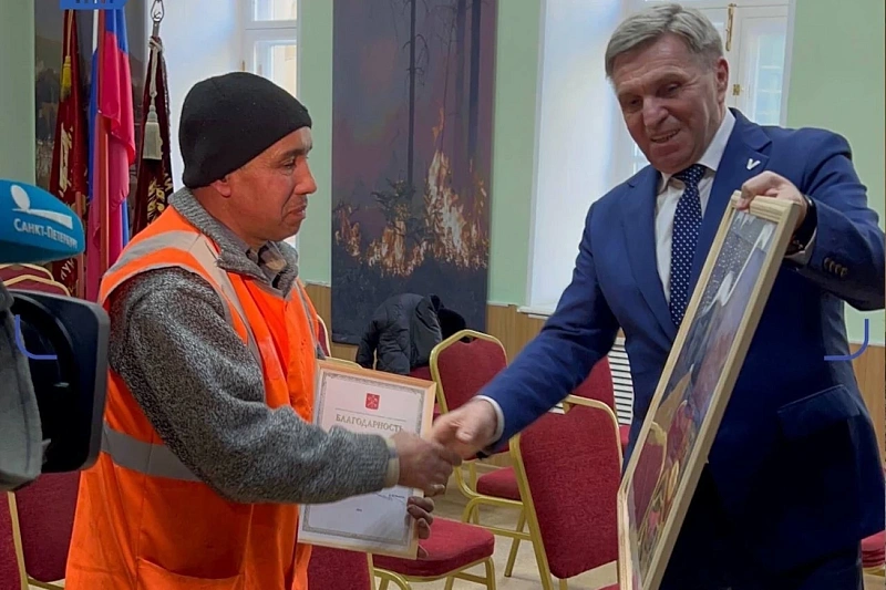 В Санкт-Петербурге дворник спас людей при пожаре