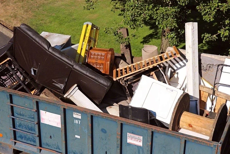 Вывоз крупногабаритного мусора. Кто платит и можно ли отказаться от услуги?