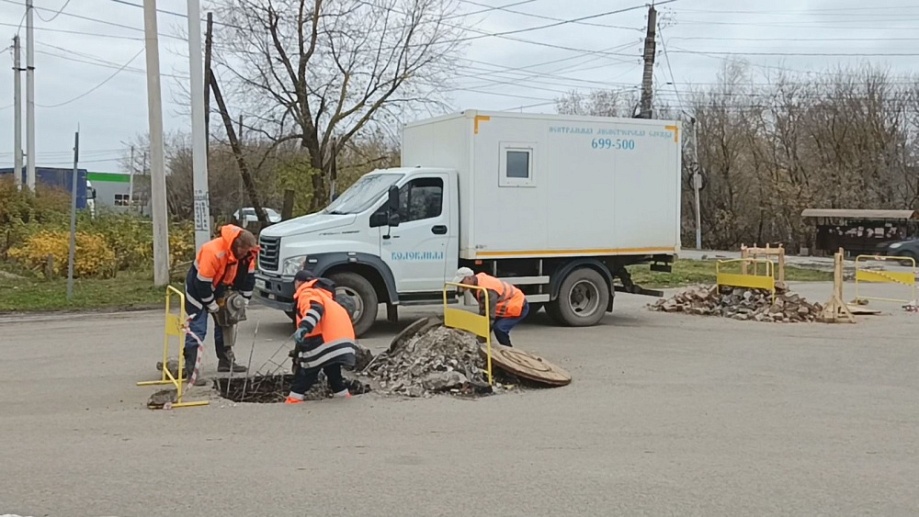 Почти 400 люков канализационных колодцев восстановили в Кирове за год