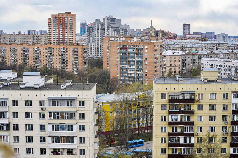 В Москве начались работы по капитальному ремонту крыш многоквартирных домов