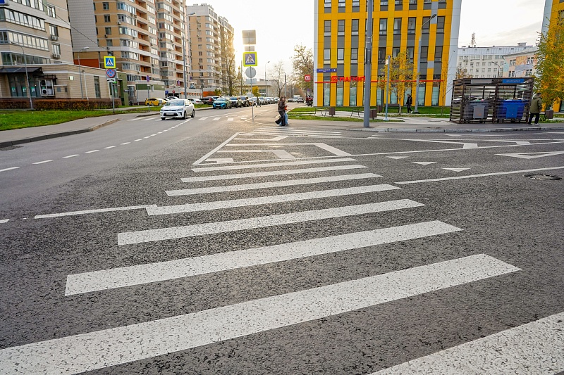Сосинскую улицу в центре Москвы сделали комфортнее и безопаснее